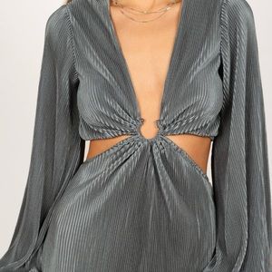 Petal and pup PLEATED LONG SLEEVE MAXI DRESS - JADE size medium